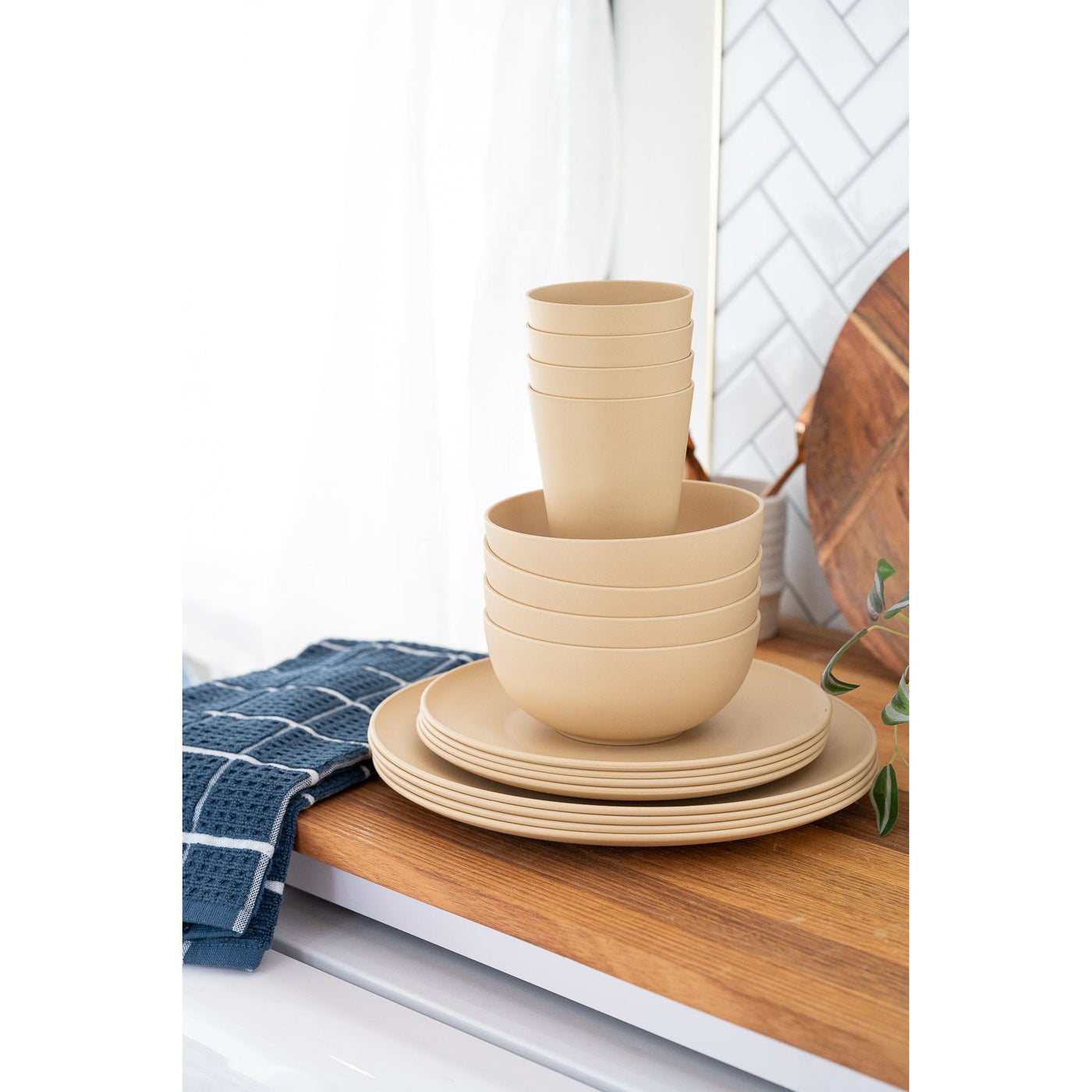 16pc Caravan Camping Boating Earth-friendly Dinnerware – Daisy Graze